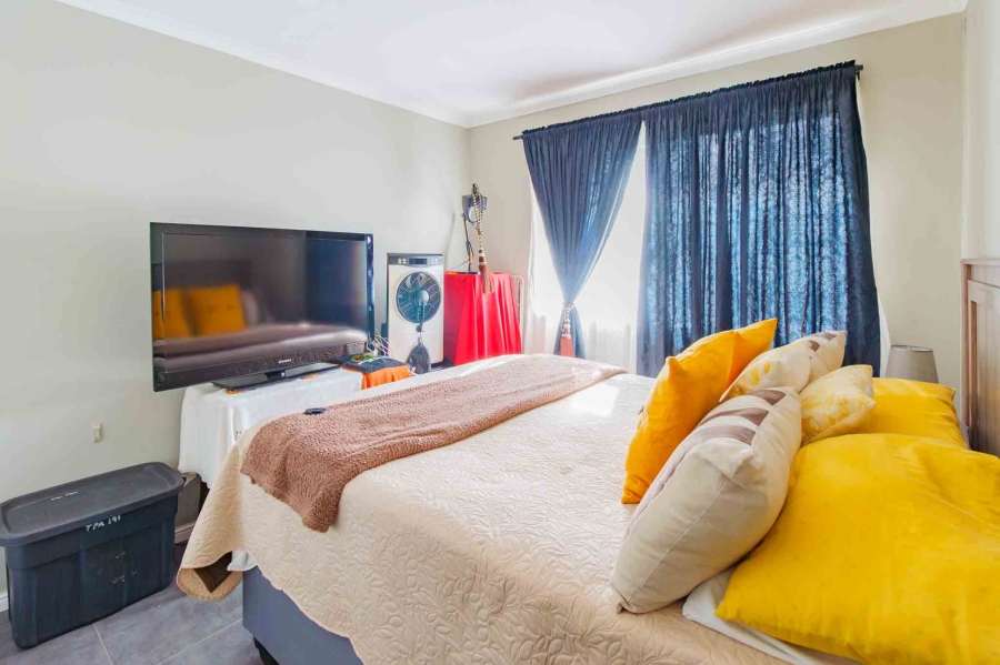 To Let 1 Bedroom Property for Rent in Table View Western Cape
